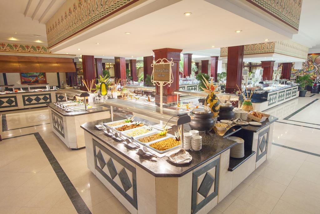 Bahia Principe Grand Punta Cana Hotel Exterior photo A buffet at a hotel